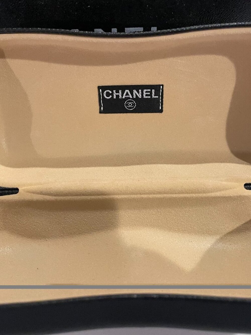 NWT Authentic Chanel Pearl Sunglasses w/Two free gifts - Picture 3 of 14